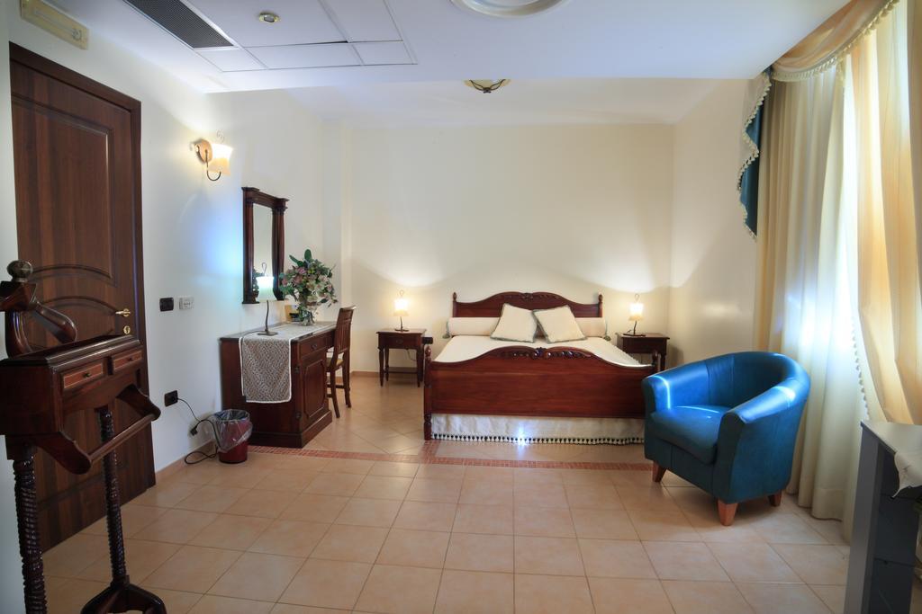 Venus Park Hotel Castel Volturno Exterior photo